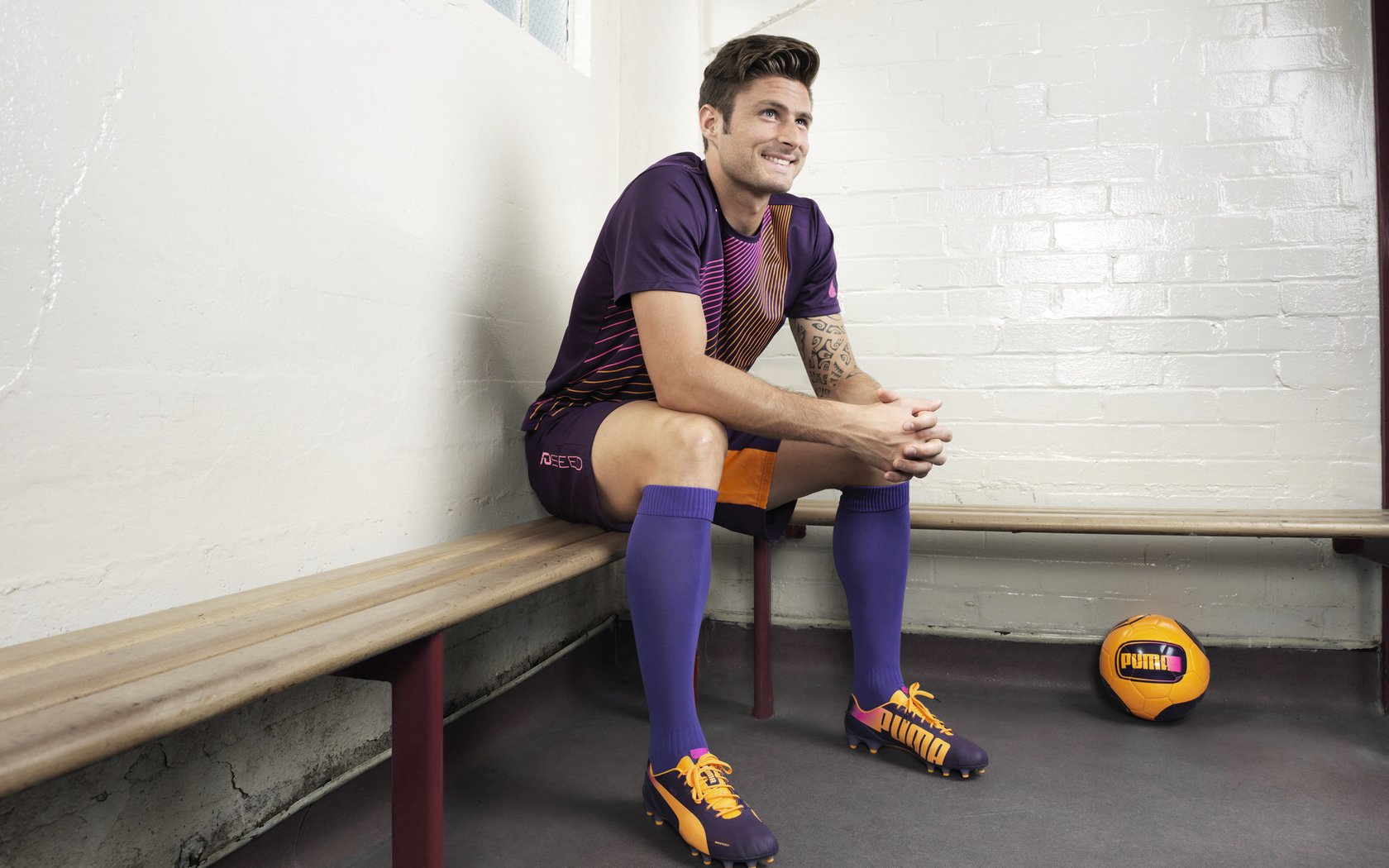 拜仁慕尼黑客场2-2战平科隆，遭遇平局，拜仁慕尼黑vs科隆视频直播